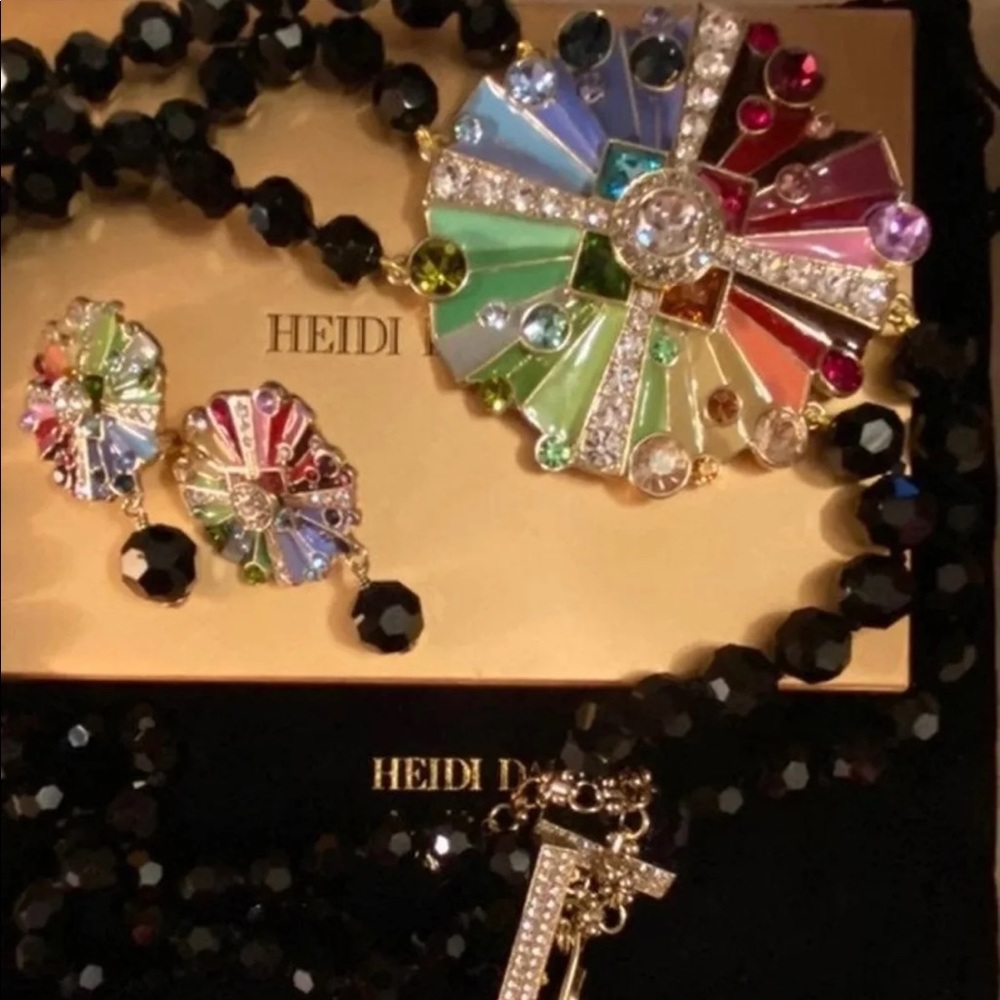 🎨🌈🎨Heidi Daus “Color My World” Necklace & Earring Set
